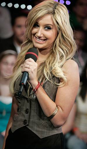 070312_AshleyTisdale_vmed_4p_widec.jpg